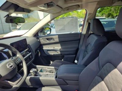 2026 Nissan Pathfinder — photo 8 view
