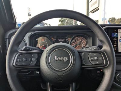 2026 Jeep Wrangler — photo 15 view