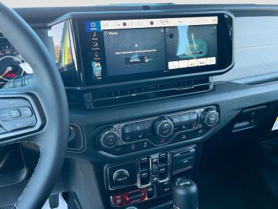 2026 Jeep Wrangler — photo 14 view