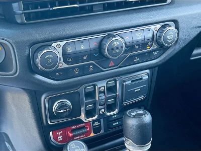2026 Jeep Wrangler — photo 15 view