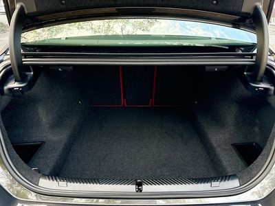 2026 BMW 5 Series — photo 12 view