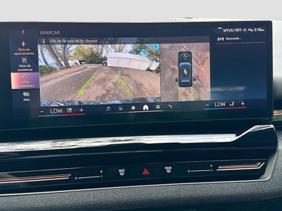 2026 BMW 5 Series — photo 34 view
