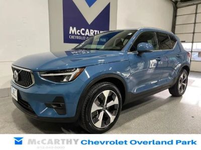 2025 Volvo XC40 — photo 9 view