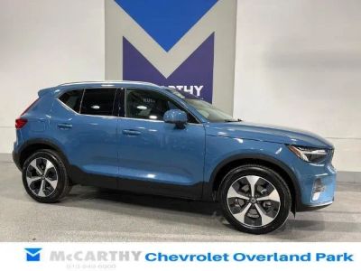 2025 Volvo XC40 — rear three-quarter view