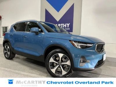 2025 Volvo XC40 XC40B5PBAWD — front three-quarter view