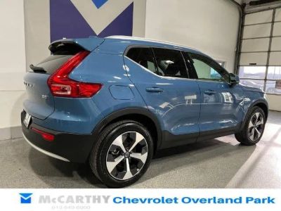 2025 Volvo XC40 — detail view