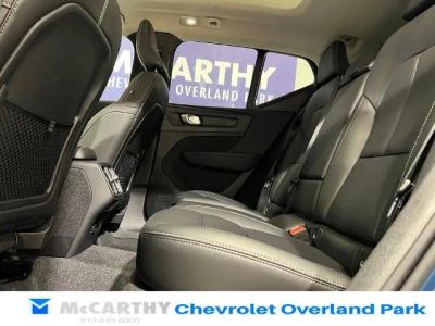 2025 Volvo XC40 — photo 27 view