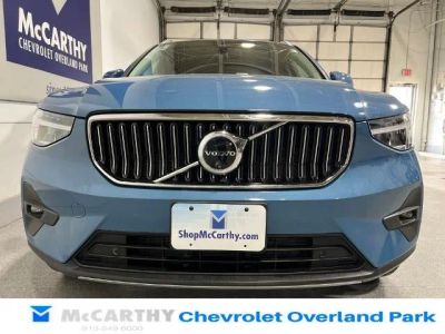 2025 Volvo XC40 — photo 10 view