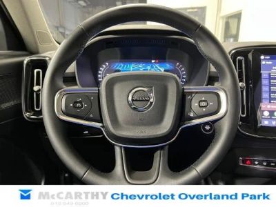2025 Volvo XC40 — photo 12 view