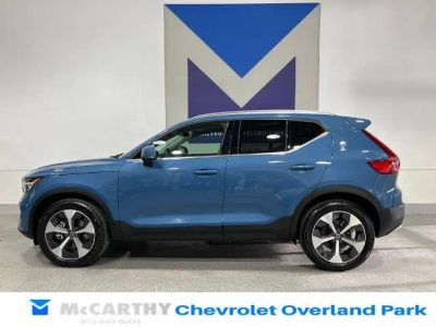 2025 Volvo XC40 — photo 8 view