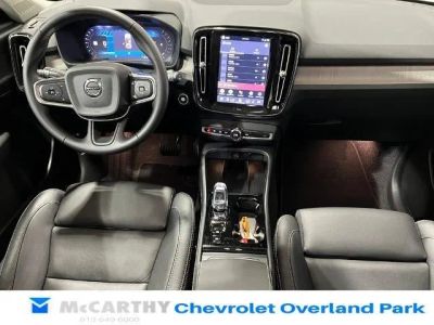 2025 Volvo XC40 — photo 28 view