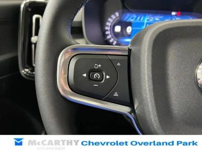2025 Volvo XC40 — photo 14 view