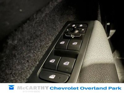 2025 Volvo XC40 — photo 16 view
