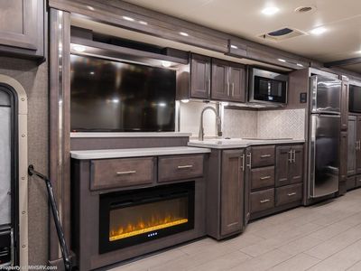 2022 Thor Motor Coach Palazzo - Photo 11