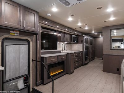 2022 Thor Motor Coach Palazzo - Photo 10
