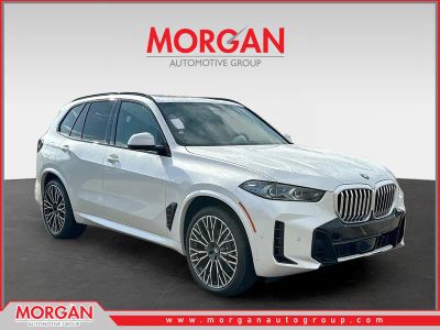 2026 BMW X5 xDrive40i in Mineral White Metallic — front three-quarter view