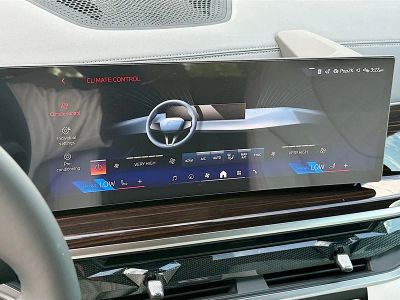 2026 BMW X5 — photo 13 view