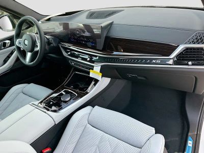 2026 BMW X5 — photo 24 view