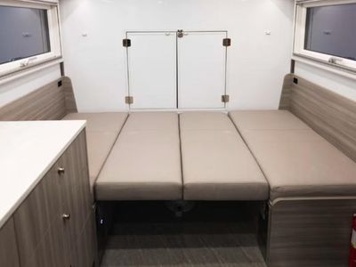 2025 Storyteller Overland - Photo 6