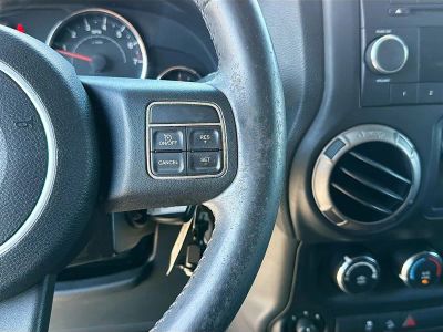 2014 Jeep Wrangler — photo 30 view