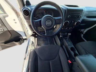 2014 Jeep Wrangler — photo 15 view