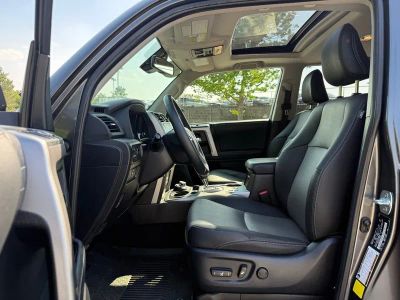 2020 Toyota 4Runner SR5 Premium - Photo 24