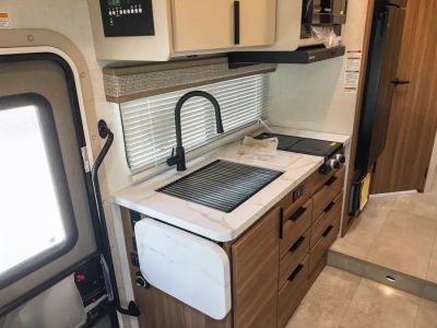 2027 Thor Motor Coach CHATEAU — photo 10 view
