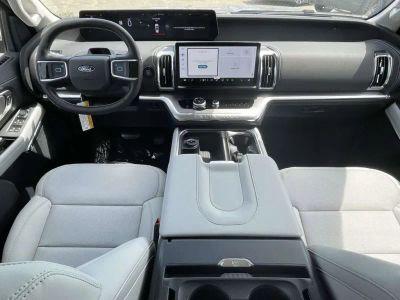 2026 Ford Expedition - Photo 11
