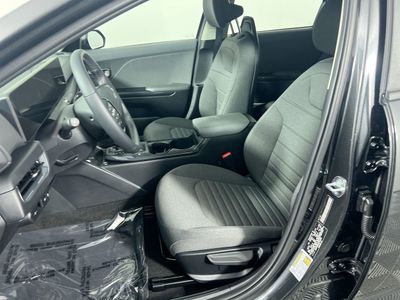 2025 Kia K4 — photo 13 view