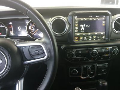 2023 Jeep Wrangler - Photo 19