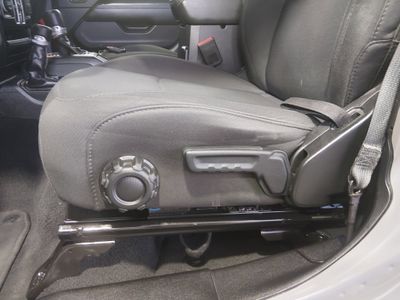 2023 Jeep Wrangler - Photo 12