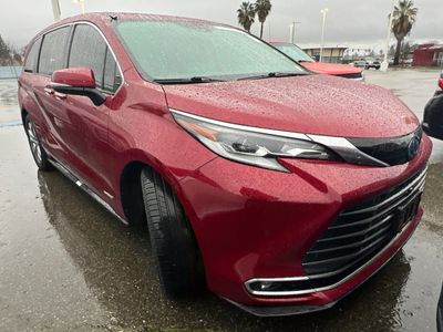 2021 Toyota Sienna - Photo 3