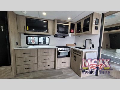 2026 Grand Design Imagine XLS - Photo 6