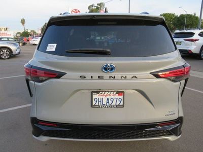 2023 Toyota SIENNA XSE - Photo 9