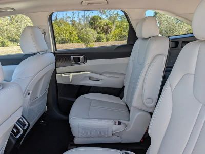 2026 Kia Sorento Hybrid — photo 17 view
