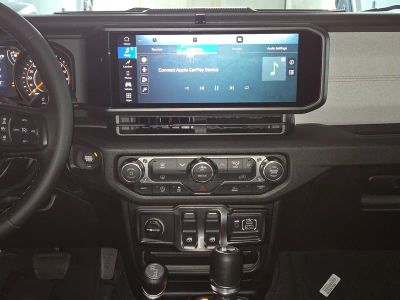 2026 Jeep Wrangler — photo 20 view