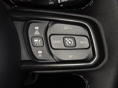 2026 Jeep Wrangler — photo 27 view