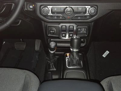 2026 Jeep Wrangler — photo 21 view