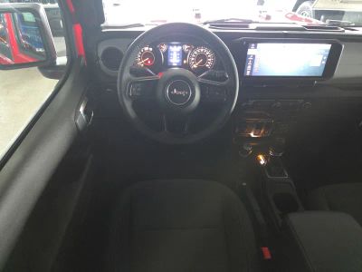 2026 Jeep Wrangler — photo 18 view