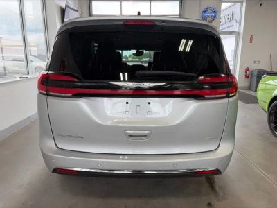 2023 Chrysler Pacifica — detail view