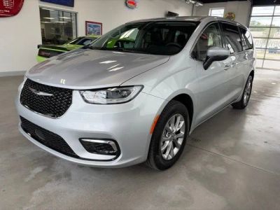 2023 Chrysler Pacifica Touring L AWD in Silver Mist Clearcoat — front three-quarter view