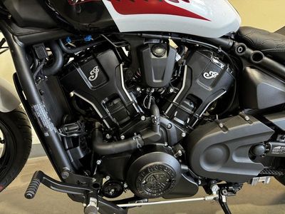 2025 Indian Motorcycle 101 Scout Ghost White Metallic with Graphics - Photo 15
