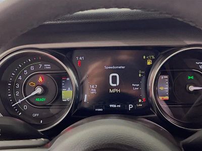 2023 Jeep Wrangler — photo 18 view