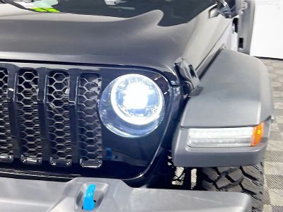 2023 Jeep Wrangler — photo 9 view