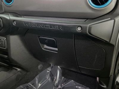 2023 Jeep Wrangler — photo 31 view
