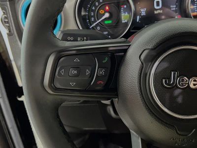 2023 Jeep Wrangler — photo 16 view