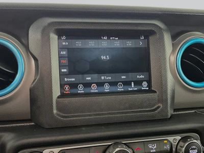 2023 Jeep Wrangler — photo 23 view