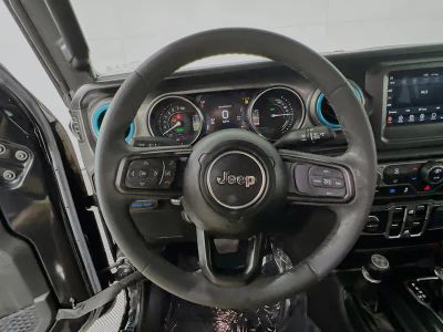 2023 Jeep Wrangler — photo 15 view