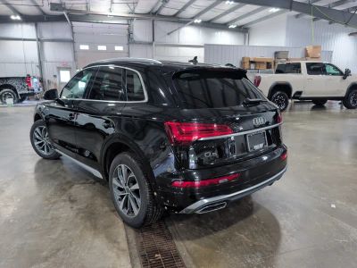 2022 Audi Q5 — interior view