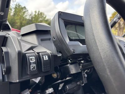 2025 Can-Am Commander MAX XT 700 - Photo 11